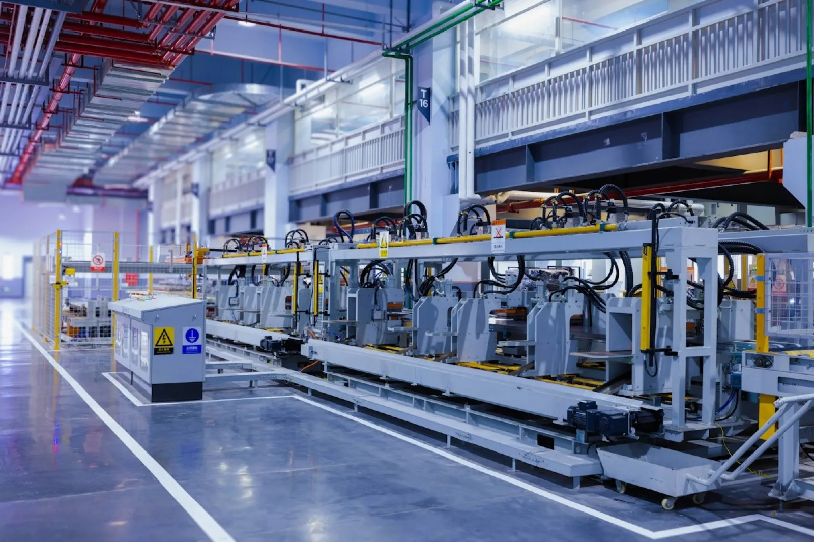 Fabrika üretim hattı (temsili)